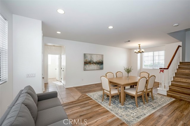 Detail Gallery Image 6 of 40 For 23321 Beachcomber Ln, Valencia,  CA 91355 - 4 Beds | 2/1 Baths