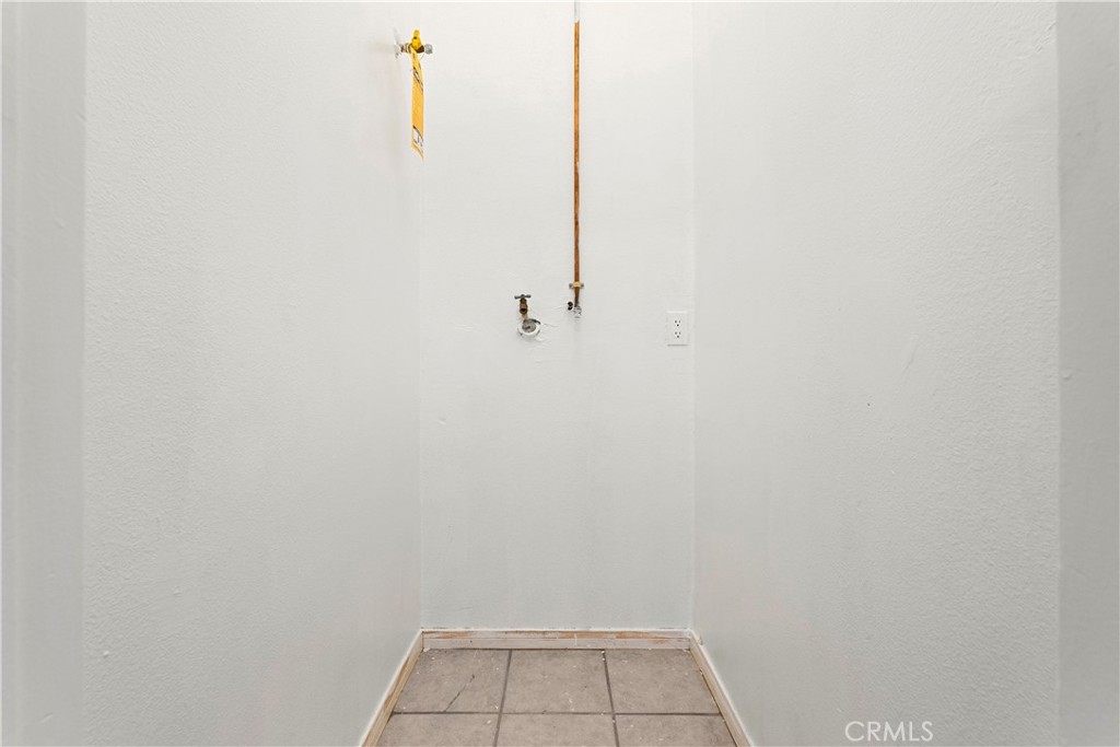 https://media.crmls.org/medias/c56003da-a3a3-4a3d-8caf-111c60b41762.jpg?preset=X-Large