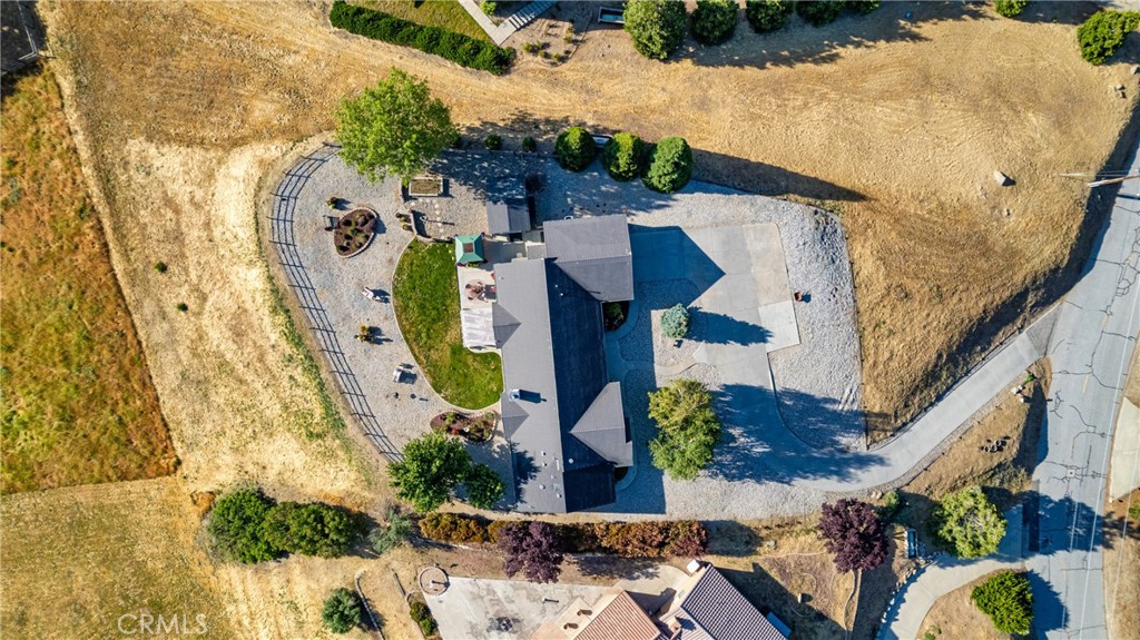 https://media.crmls.org/medias/c560438d-8ff3-4099-a3f0-02f9958b5443.jpg?preset=X-Large