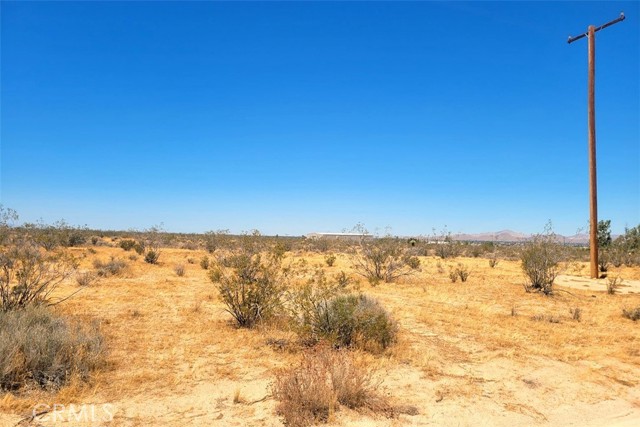 Detail Gallery Image 6 of 19 For 38 Japatul Rd, Apple Valley,  CA 92307 - – Beds | – Baths