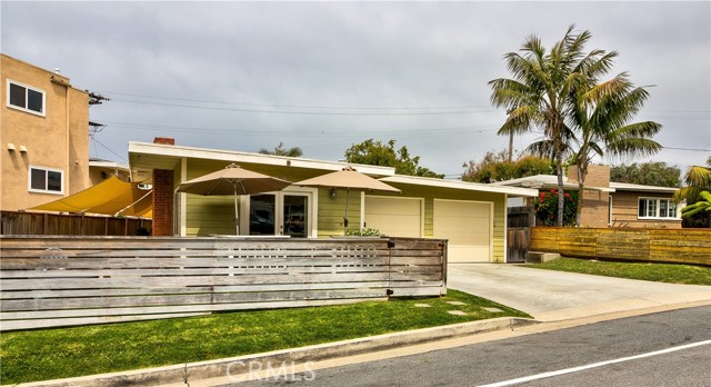 236 W Mariposa, San Clemente CA: https://media.crmls.org/medias/c56182fb-5e68-4f16-a1c1-70564d915295.jpg