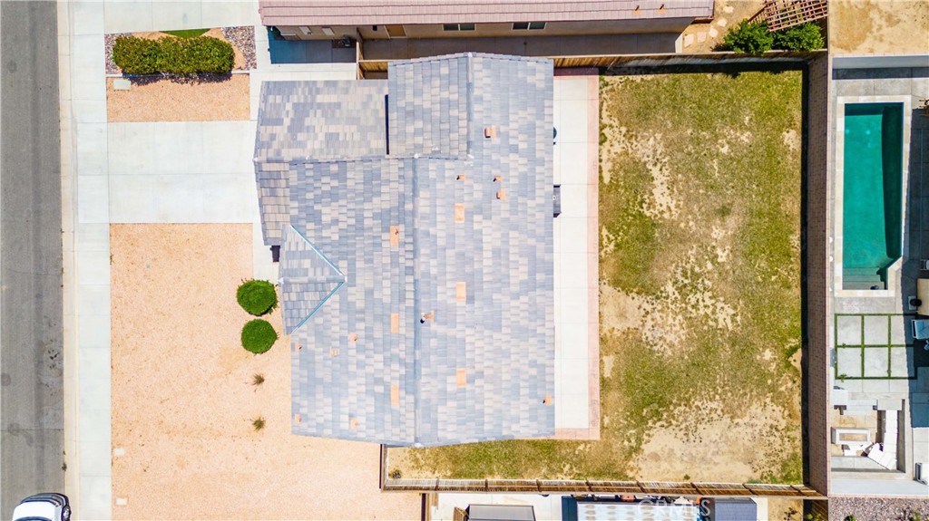 https://media.crmls.org/medias/c561b667-1999-439e-9c20-04975e43b52f.jpg?preset=X-Large