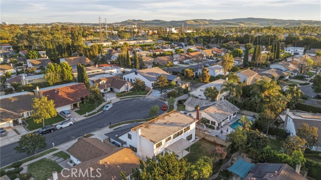 Detail Gallery Image 49 of 59 For 15335 Seine Cir, Irvine,  CA 92604 - 6 Beds | 4 Baths