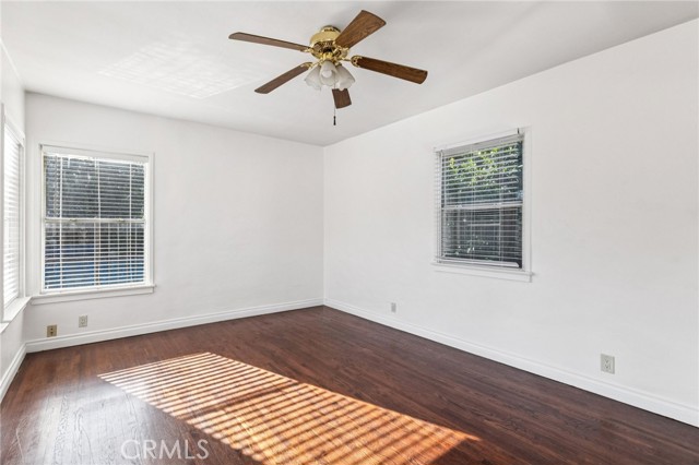 Detail Gallery Image 17 of 34 For 527 S Orchard Dr, Burbank,  CA 91506 - 4 Beds | 1/1 Baths