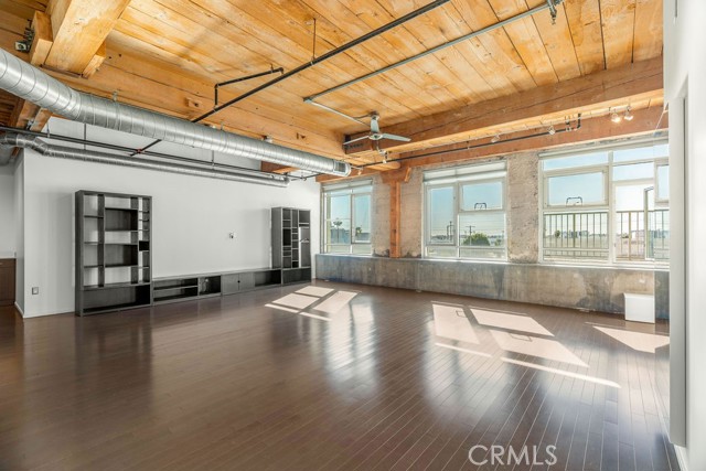 Detail Gallery Image 3 of 21 For 530 S Hewitt, Los Angeles,  CA 90013 - 2 Beds | 2 Baths