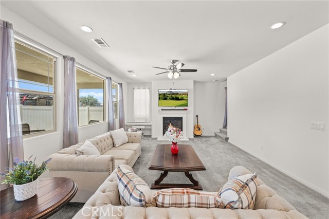 32171 Dymondia Way, Temecula CA: https://media.crmls.org/medias/c5629cbf-8d08-4eae-a6d8-af9c64f935d3.jpg
