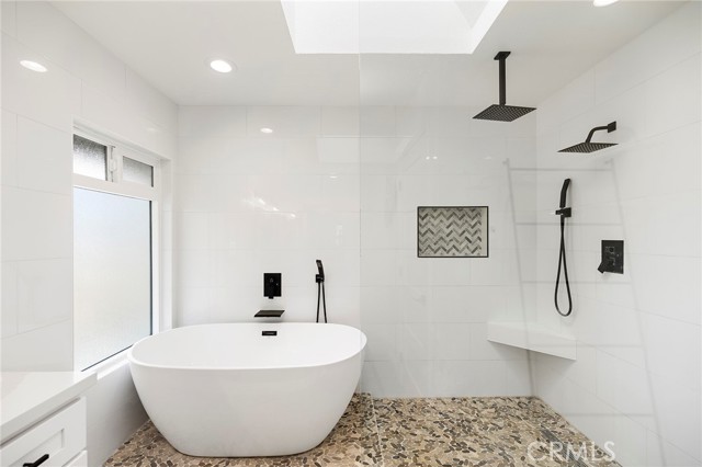 41480 Luz Del Sol, Temecula CA: https://media.crmls.org/medias/c562c572-9bca-4c72-b345-487c190dd94a.jpg