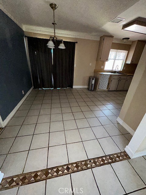18145 10th Street, Bloomington CA: https://media.crmls.org/medias/c5643a6b-402e-4a5a-9f51-1cfb38177c88.jpg