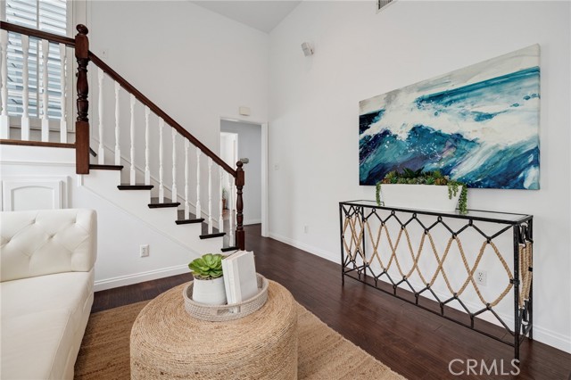 Second living room, vaulted ceilings