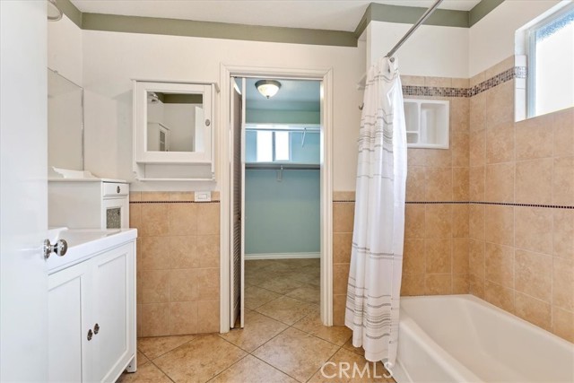 Detail Gallery Image 36 of 53 For 2701 W Windhaven Dr, Rialto,  CA 92377 - 4 Beds | 2 Baths