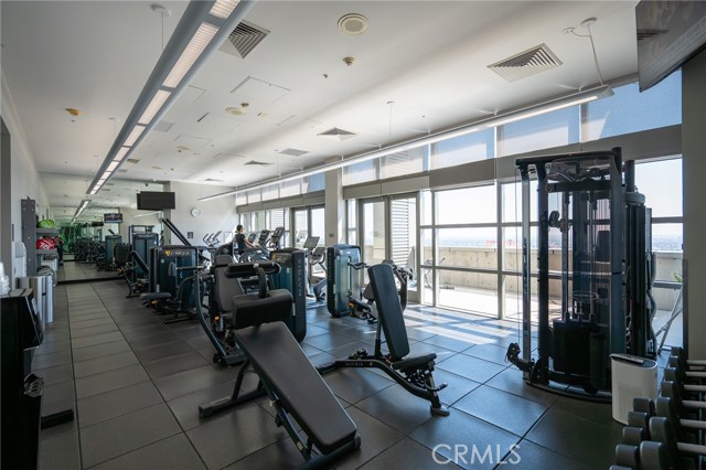 1155 South Grand Avenue, Los Angeles CA: https://media.crmls.org/medias/c5654937-5730-49ea-80db-74fc80f6ac12.jpg
