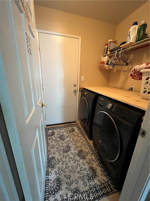 3329 Spruce Street, Lake Elsinore CA: https://media.crmls.org/medias/c565e57c-ce47-4c85-817d-0c3601ba4589.jpg