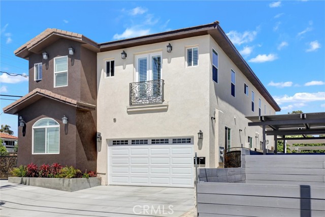 Detail Gallery Image 3 of 59 For 19002 Delaware St, Huntington Beach,  CA 92648 - 6 Beds | 5/1 Baths