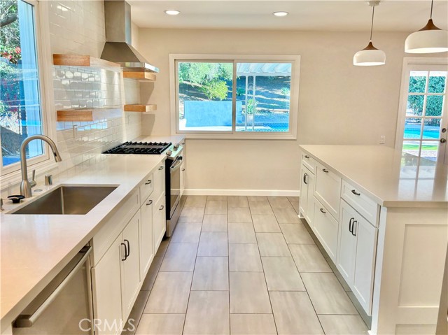 Detail Gallery Image 13 of 48 For 7063 Middlesbury Ridge Cir, West Hills,  CA 91307 - 3 Beds | 2/1 Baths