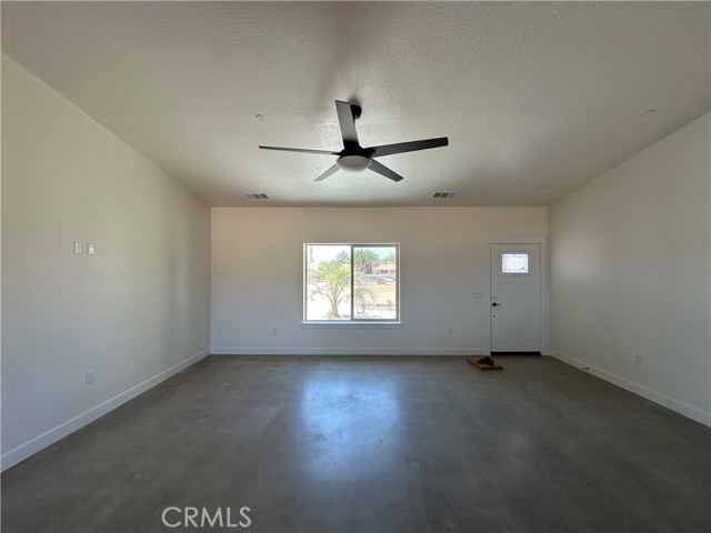 Detail Gallery Image 9 of 34 For 12595 Central Rd, Apple Valley,  CA 92307 - 4 Beds | 3 Baths