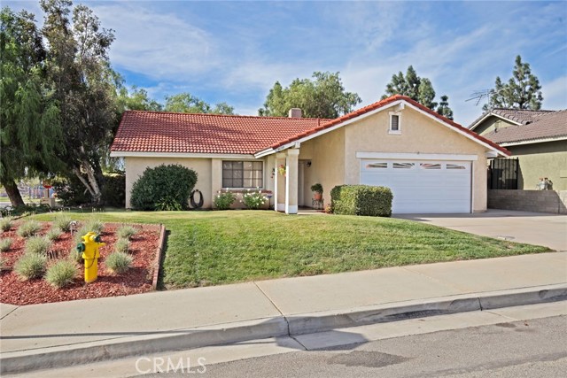 9099 Mandarin Ln, Riverside, CA 92508