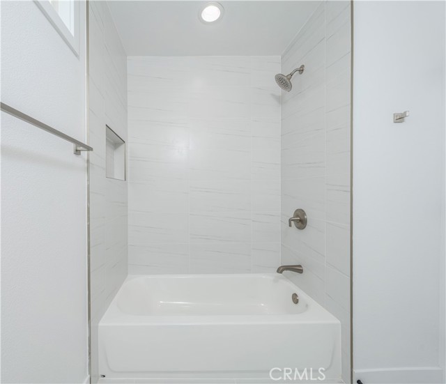 Detail Gallery Image 38 of 60 For 15902 Dundalk Ln, Huntington Beach,  CA 92647 - 3 Beds | 2/1 Baths