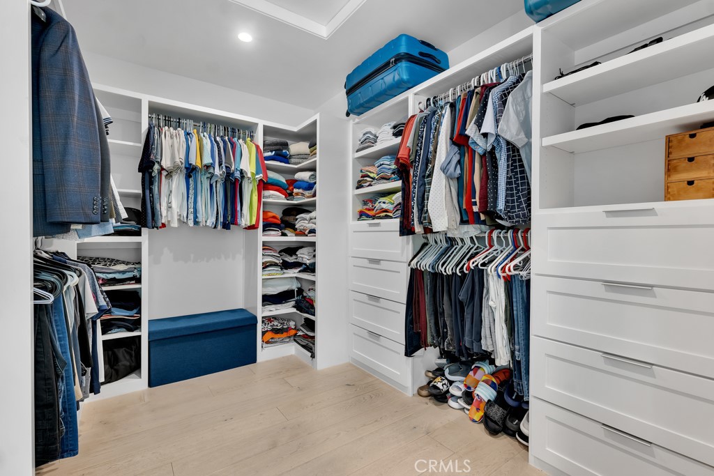 https://media.crmls.org/medias/c56851c6-8c5c-4b58-9488-2102bd208edb.jpg?preset=X-Large