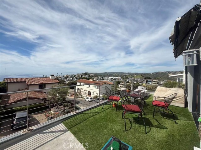 Detail Gallery Image 13 of 29 For 988 Acapulco, Laguna Beach,  CA 92651 - 4 Beds | 3/1 Baths