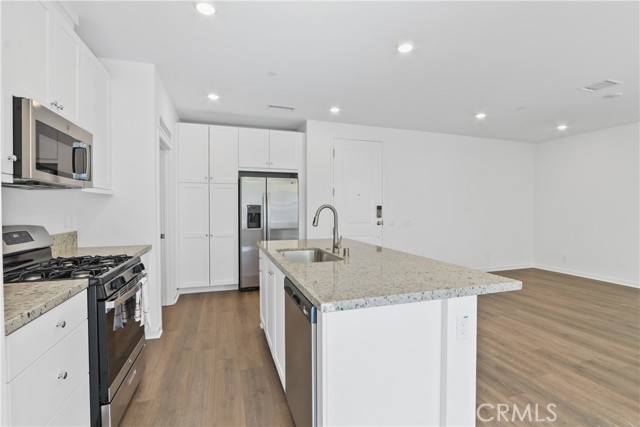 Detail Gallery Image 21 of 30 For 960 N Tangent Privado #305,  Ontario,  CA 91764 - 3 Beds | 2 Baths