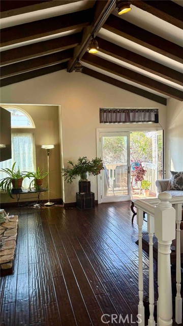 Detail Gallery Image 4 of 15 For 1133 7th Place, Hermosa Beach,  CA 90254 - 3 Beds | 2/1 Baths