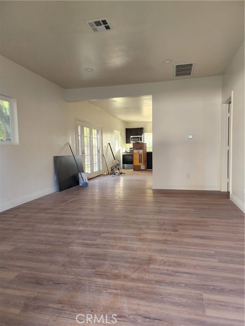 Detail Gallery Image 8 of 20 For 19380 Quebec Ave, Corona,  CA 92881 - 2 Beds | 2 Baths