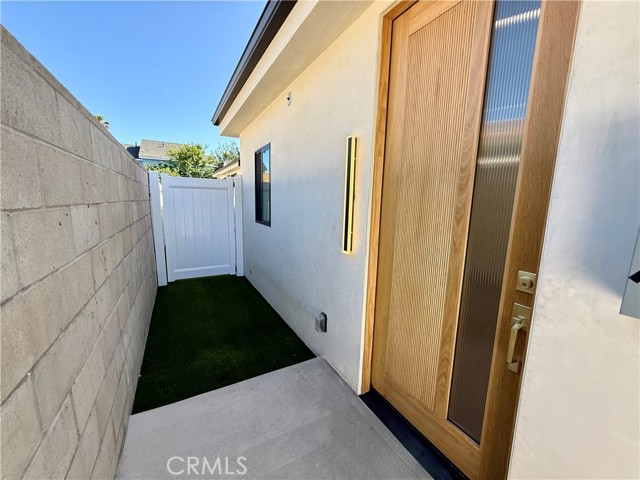 Detail Gallery Image 6 of 15 For 22132 Gault St, Canoga Park,  CA 91303 - 1 Beds | 1 Baths