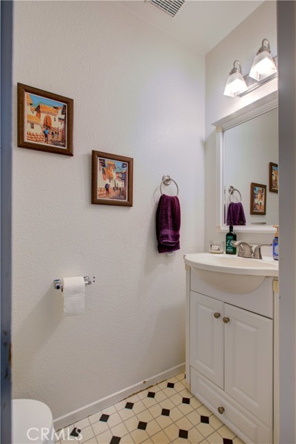 Detail Gallery Image 11 of 39 For 1355 Vine Ave, Atwater,  CA 95301 - 3 Beds | 1/1 Baths