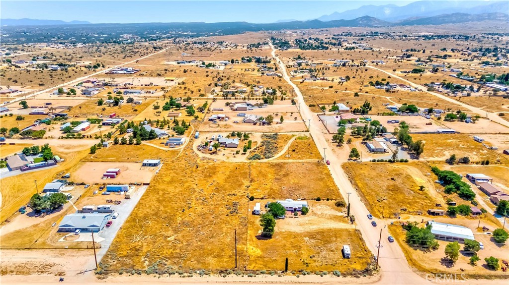 https://media.crmls.org/medias/c56ae369-0f5c-455f-8185-cfcb28f3ad84.jpg?preset=X-Large