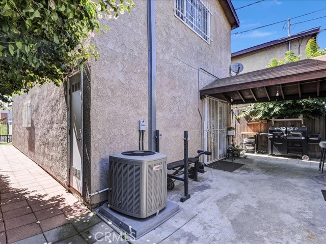 10316 S San Pedro Street, Los Angeles CA: https://media.crmls.org/medias/c56b60d6-806e-45f8-aa7d-6c9836d4d461.jpg