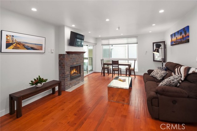 565 Esplanade, Redondo Beach, California 90277, 1 Bedroom Bedrooms, ,1 BathroomBathrooms,Residential,Sold,Esplanade,PV17218278