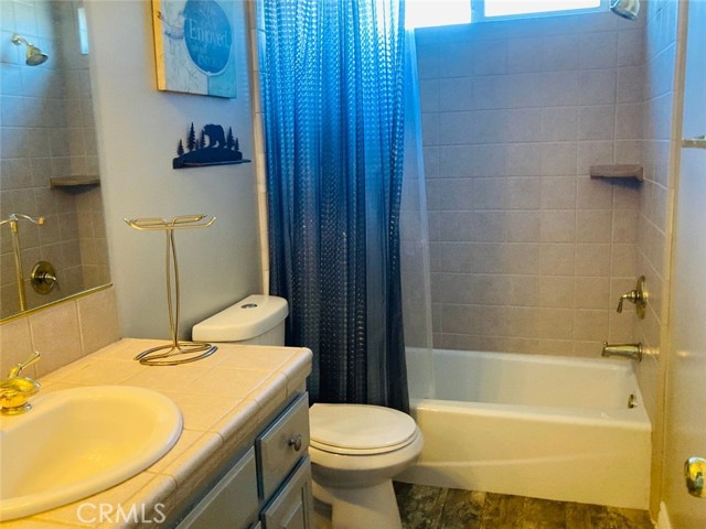 Detail Gallery Image 16 of 19 For 1302 Calgary Dr, Lake Arrowhead,  CA 92352 - 3 Beds | 2/1 Baths