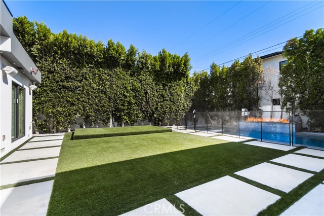 Detail Gallery Image 7 of 47 For 6230 Beeman Ave, North Hollywood,  CA 91606 - 6 Beds | 4/2 Baths