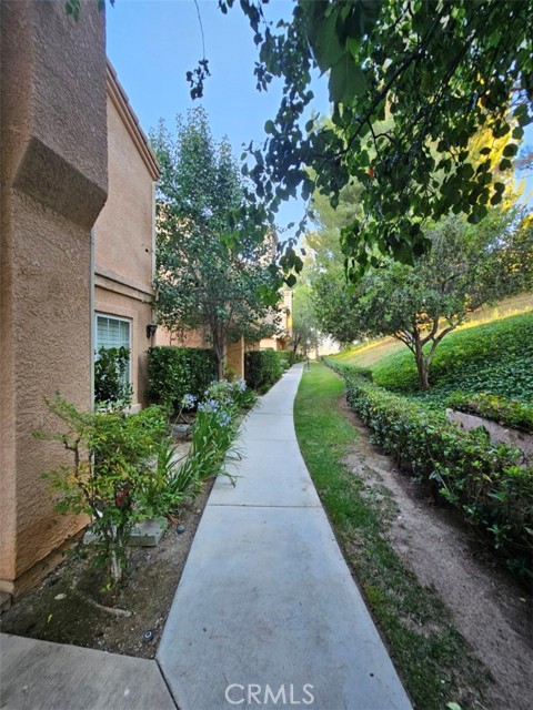 Detail Gallery Image 3 of 11 For 25150 Steinbeck Ave #B,  Stevenson Ranch,  CA 91381 - 3 Beds | 3 Baths