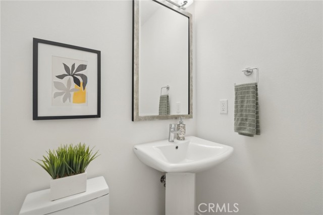 Detail Gallery Image 11 of 34 For 23228 Marigold Ave, Torrance,  CA 90502 - 4 Beds | 3/1 Baths