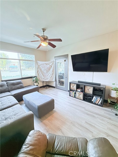 Detail Gallery Image 5 of 13 For 24585 Town Center Dr #4104,  Valencia,  CA 91355 - 2 Beds | 2 Baths