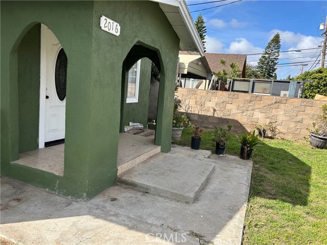 Detail Gallery Image 2 of 5 For 2016 F, National City,  CA 91950 - 2 Beds | 1 Baths