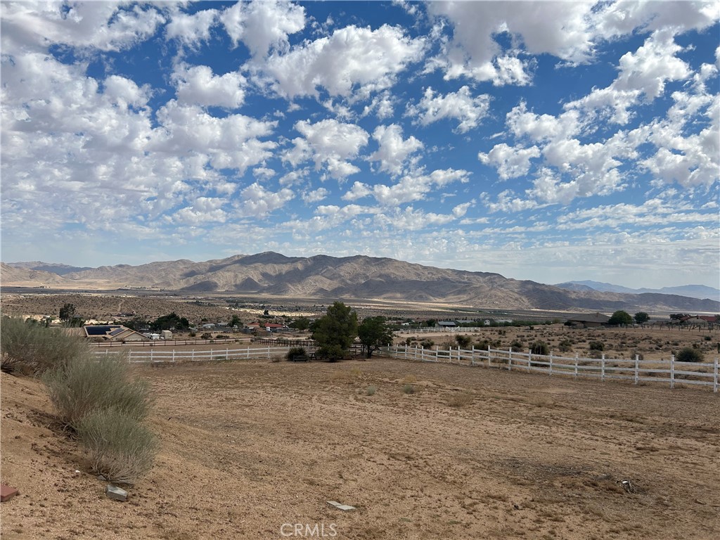https://media.crmls.org/medias/c56f248e-5c64-45a7-b0e9-43640d254d2a.jpg?preset=X-Large