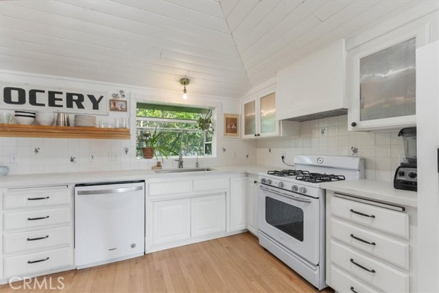 8791 Fox Street, Los Molinos CA: https://media.crmls.org/medias/c56f5fae-129c-4bf1-a692-3d88c658edab.jpg