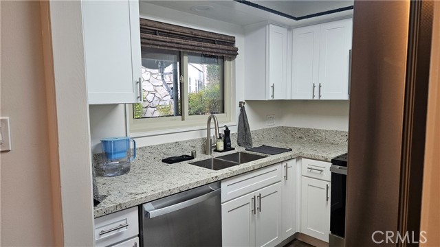 Detail Gallery Image 10 of 30 For 22935 Maple Ave a,  Torrance,  CA 90505 - 2 Beds | 2 Baths
