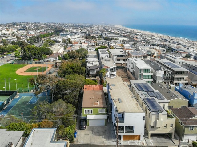 401 18th Street, Manhattan Beach, California 90266, ,Residential Income,Sold,18th,SB22145393