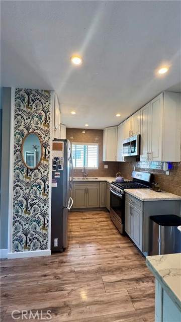 806 E 91st, Los Angeles CA: https://media.crmls.org/medias/c5746216-c11a-4199-9003-e3d6f08d2589.jpg