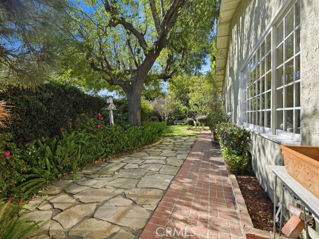 Detail Gallery Image 22 of 26 For 16418 Minnehaha St, Granada Hills,  CA 91344 - 3 Beds | 2 Baths