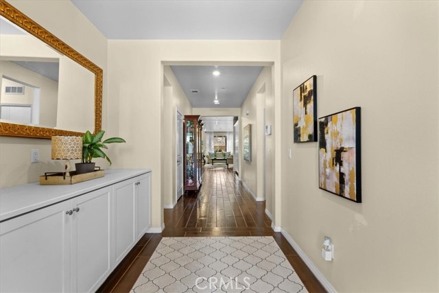 3937 Scarlet Oak Court, San Bernardino CA: https://media.crmls.org/medias/c574cc15-597f-4db9-aa47-4c738a8df240.jpg