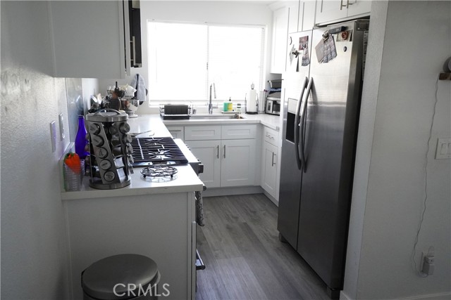 Detail Gallery Image 5 of 25 For 1978 E 5th, Ontario,  CA 91764 - 2 Beds | 1/1 Baths