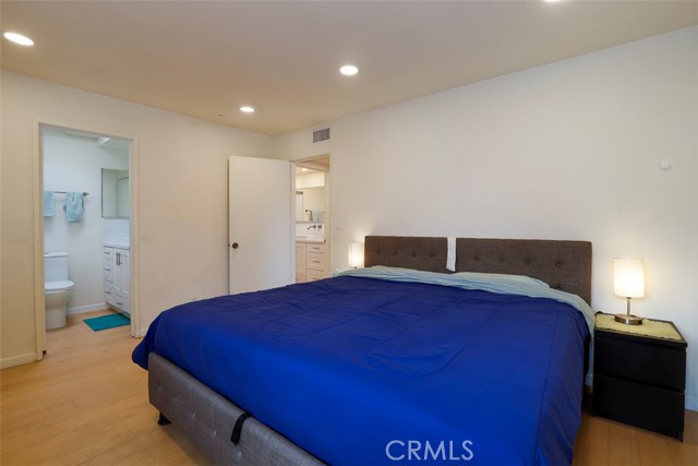 Detail Gallery Image 10 of 19 For 285 S Sierra Madre Bld #L,  Pasadena,  CA 91107 - 2 Beds | 2 Baths