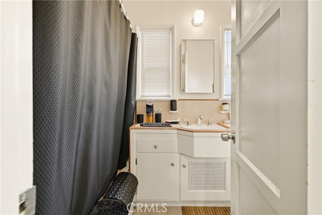 Detail Gallery Image 16 of 64 For 7015 Templeton, Huntington Park,  CA 90255 - – Beds | – Baths