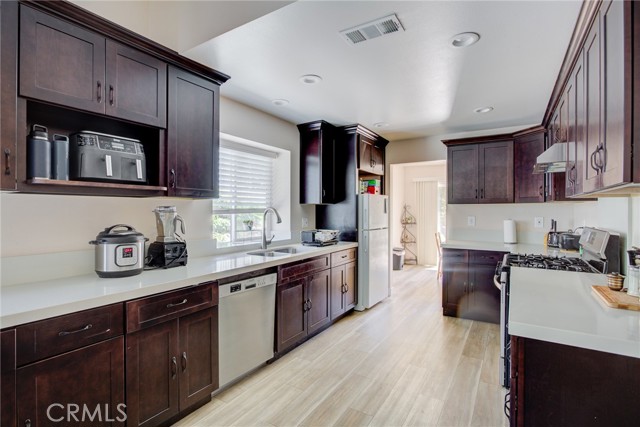 Detail Gallery Image 14 of 46 For 273 Newell Dr, Riverside,  CA 92507 - 3 Beds | 2 Baths