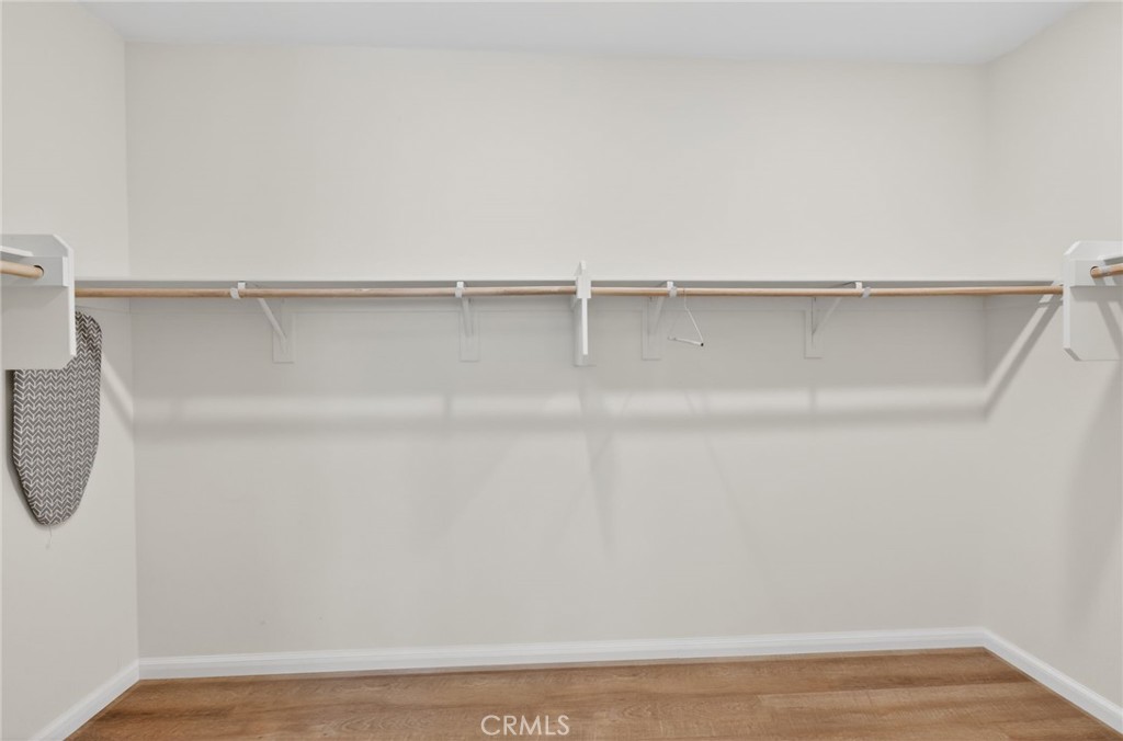 https://media.crmls.org/medias/c576de05-3945-406b-a687-3b25f5b7d2bf.jpg?preset=X-Large
