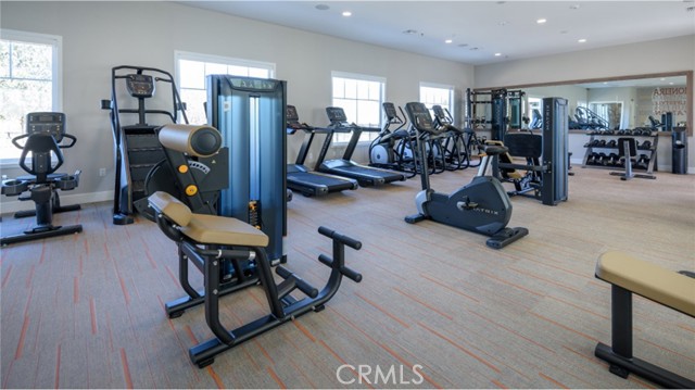 Detail Gallery Image 5 of 7 For 2213 Aneto Way, Santa Paula,  CA 93060 - 3 Beds | 2/1 Baths